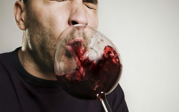 Tipp #23 – Weshalb spuckt man den Wein bei einer Degustation aus?