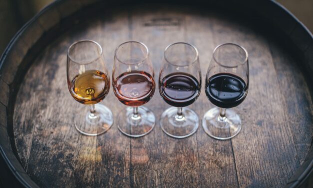 Tip #12 - What is the right order at a wine tasting?