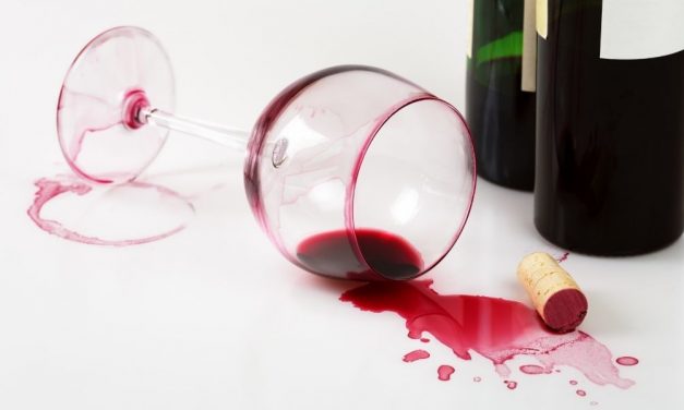 Tips to remove the red wine stain